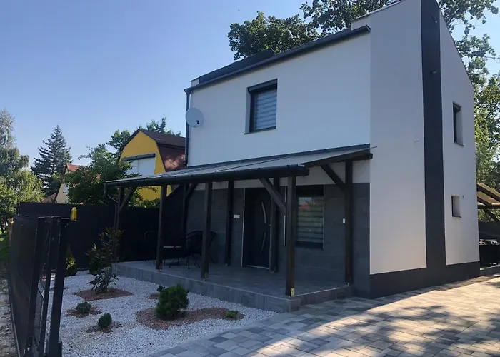 Apartament Siraly 2 *